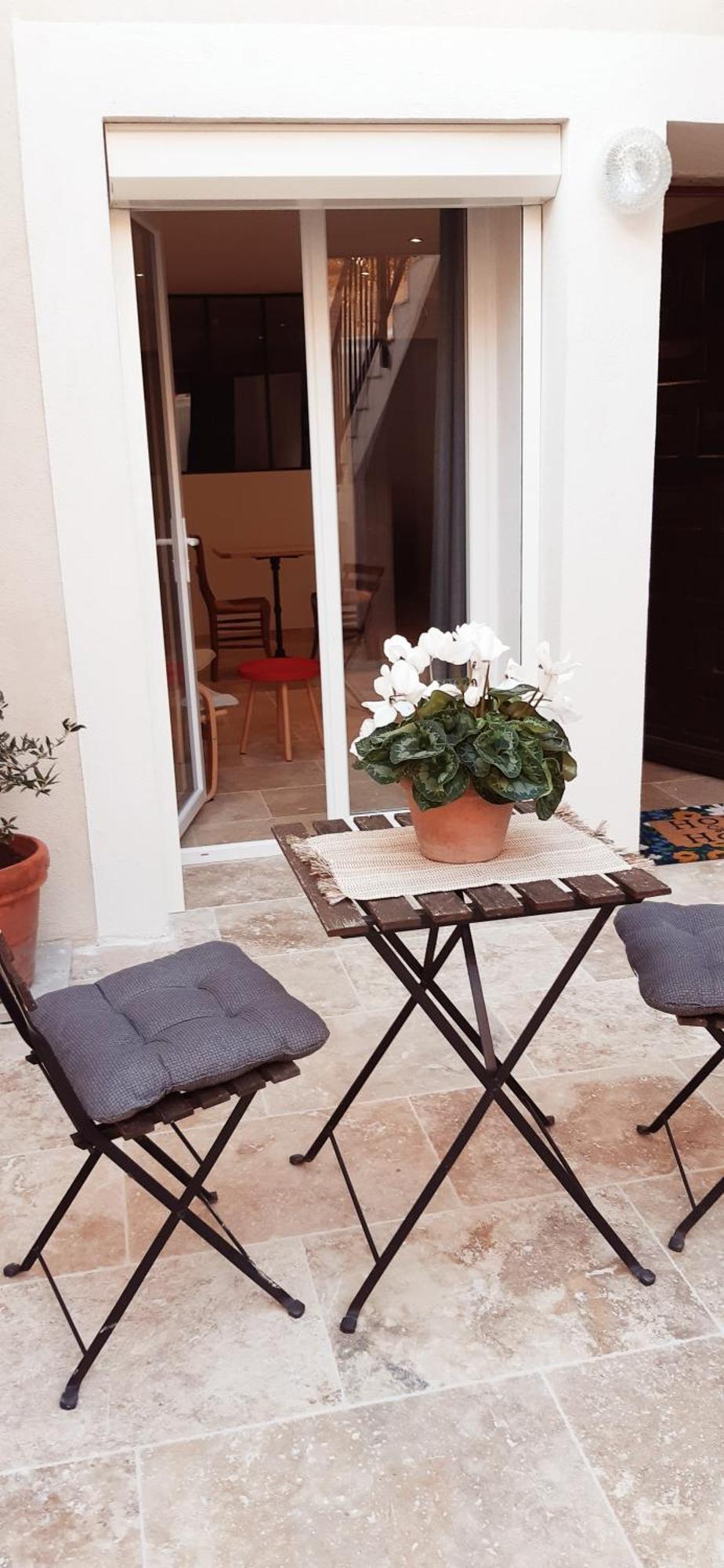 Le Gite D'Eglantine Eyguières Εξωτερικό φωτογραφία